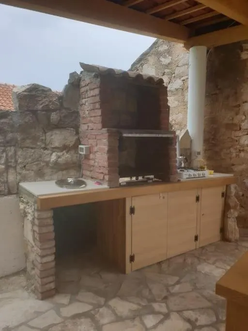 Beautiful Rustikal Stone House Villa Mali Iz Holiday home