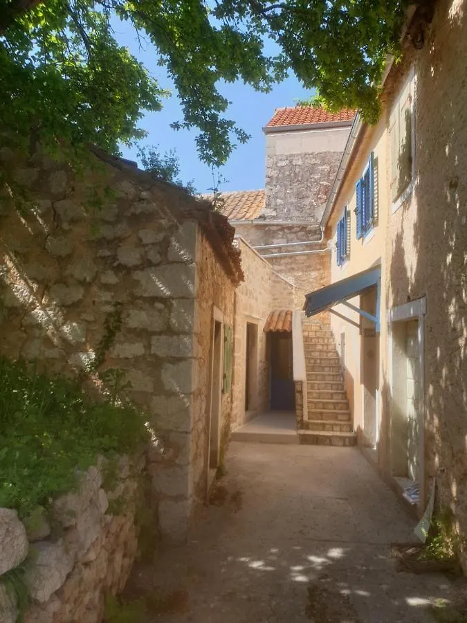 Holiday home Beautiful Rustikal Stone House Villa Mali Iz Croatia
