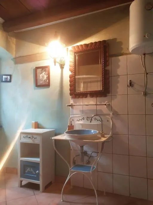 Holiday home Beautiful Rustikal Stone House Villa Mali Iz Croatia